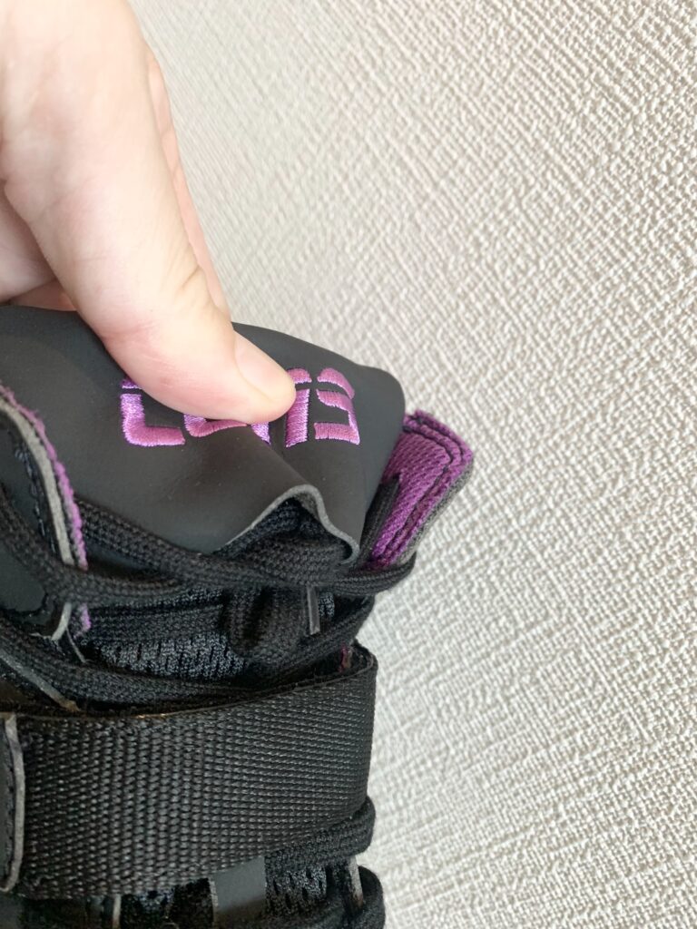 コンバースのランスラムは靴紐の収納袋があり