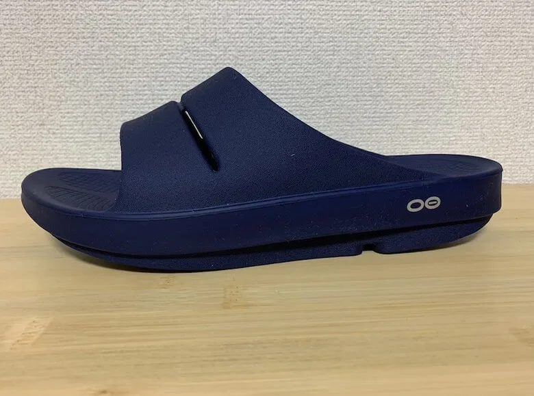 ウーフォスのOOahhは立ち仕事で疲れないサンダル