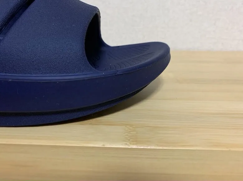 躓きにくいサンダルの設計