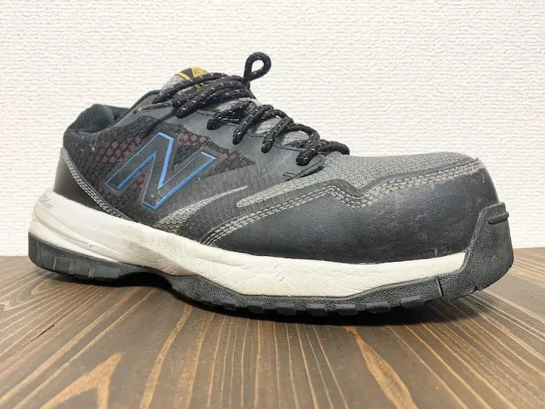 ニューバランス589など安全靴をレビュー