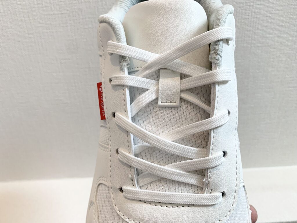 リゲッタセーフティRSF001の靴紐は平紐で解けにくい